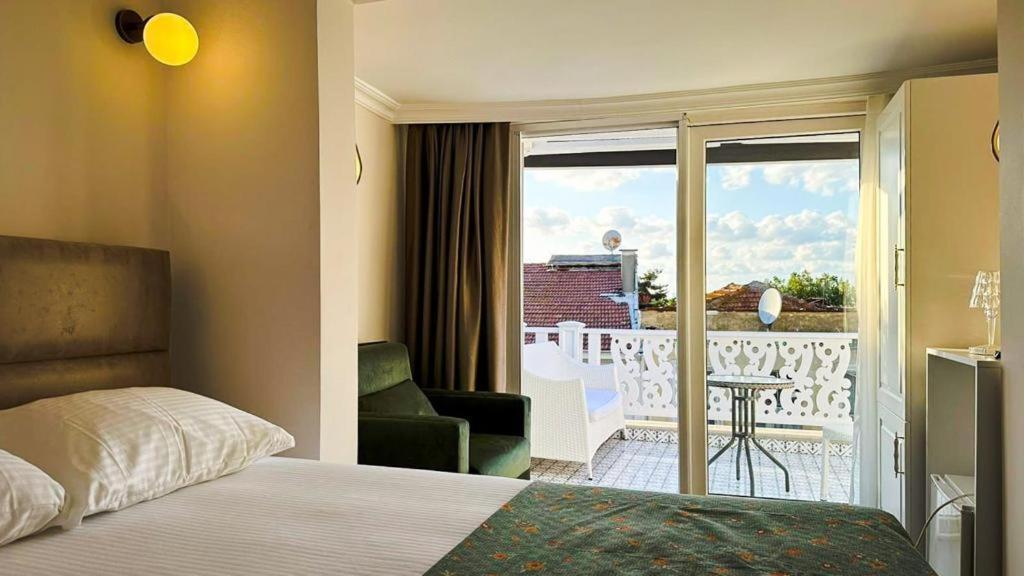 Hi Hotel Ivy Bueyuekada Prinseneilanden Buitenkant foto
