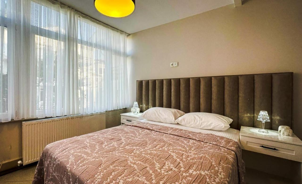 Hi Hotel Ivy Bueyuekada Prinseneilanden Buitenkant foto
